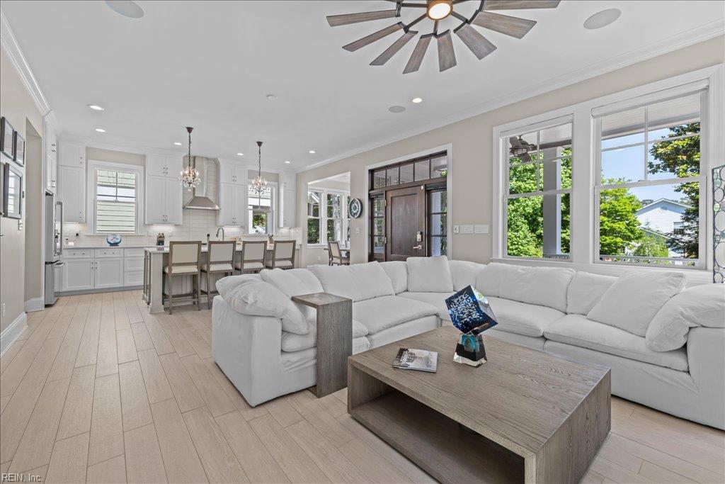 329 Cavalier DR