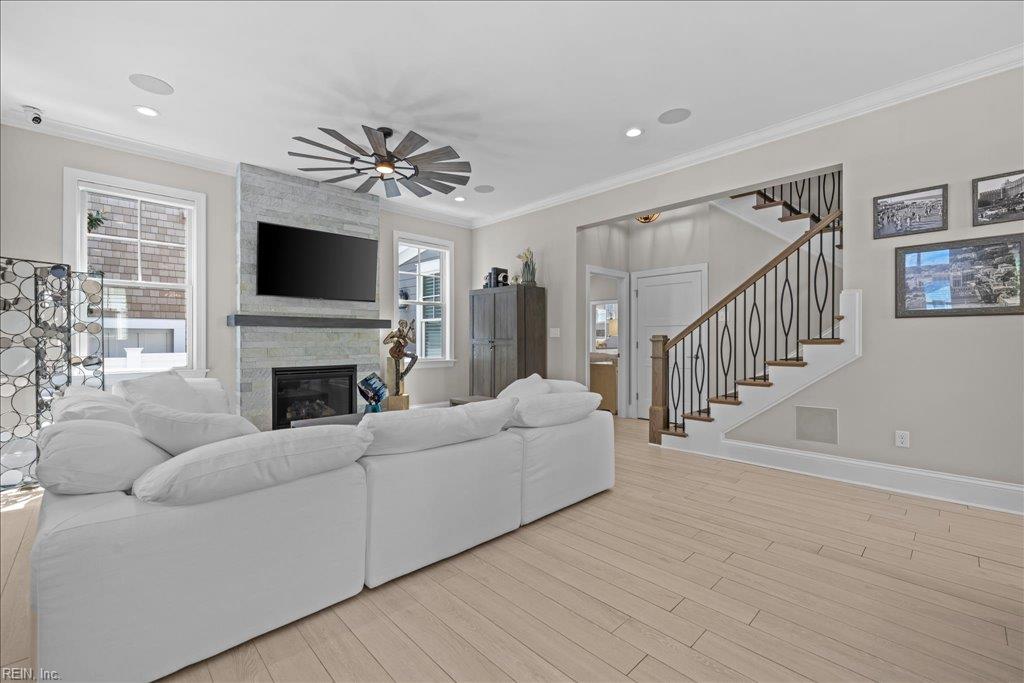 329 Cavalier DR