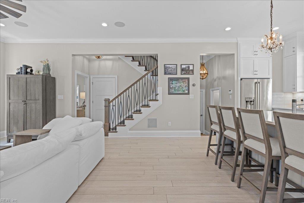 329 Cavalier DR