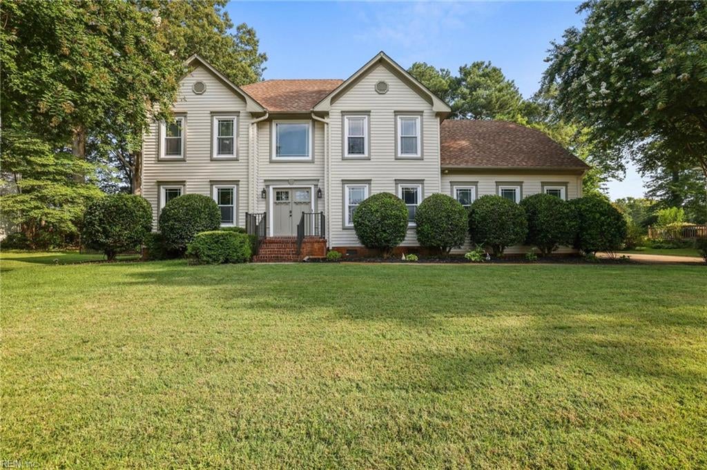 1004 Fairway DR