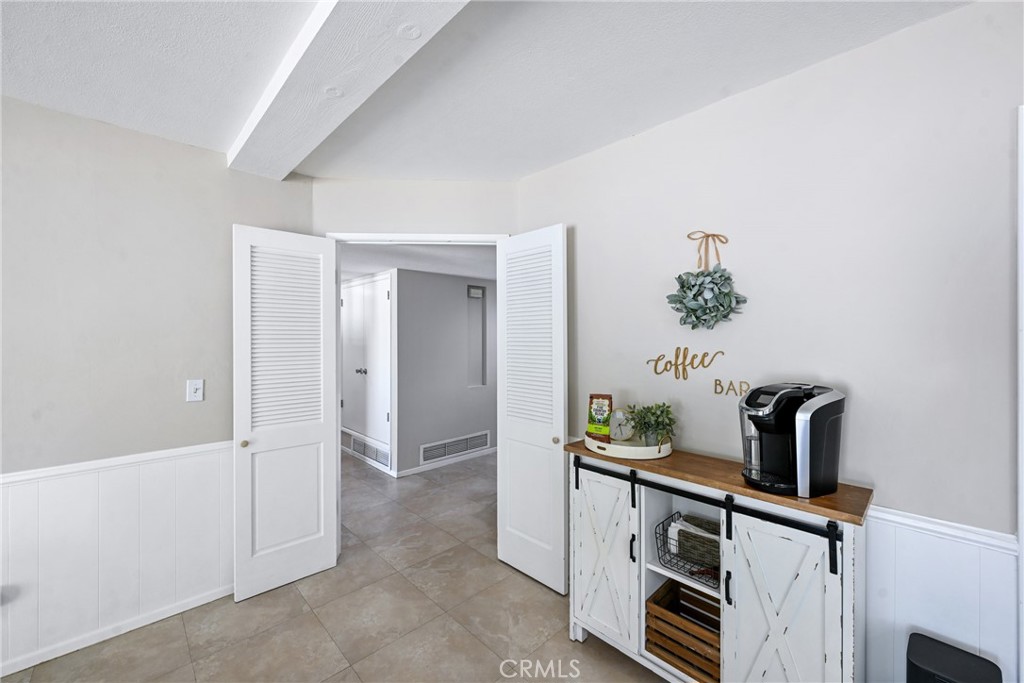 5642 Casa Loma Avenue