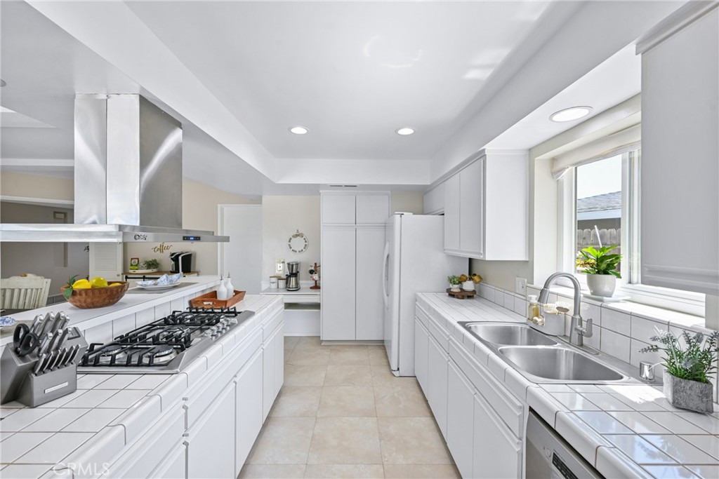 5642 Casa Loma Avenue