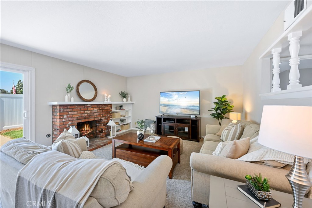 5642 Casa Loma Avenue