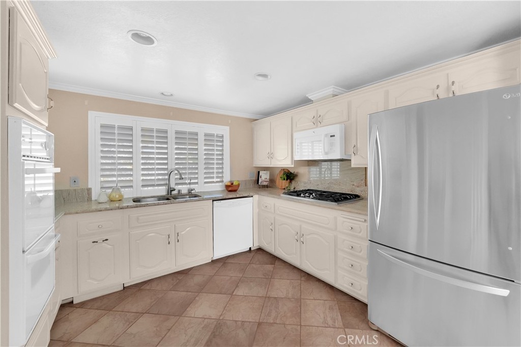 17517 Cerro Vista Drive