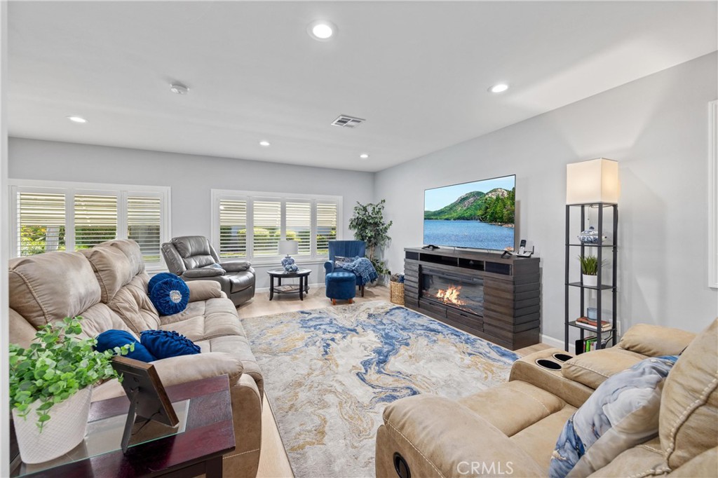 16942 Lake Terrace Way 1