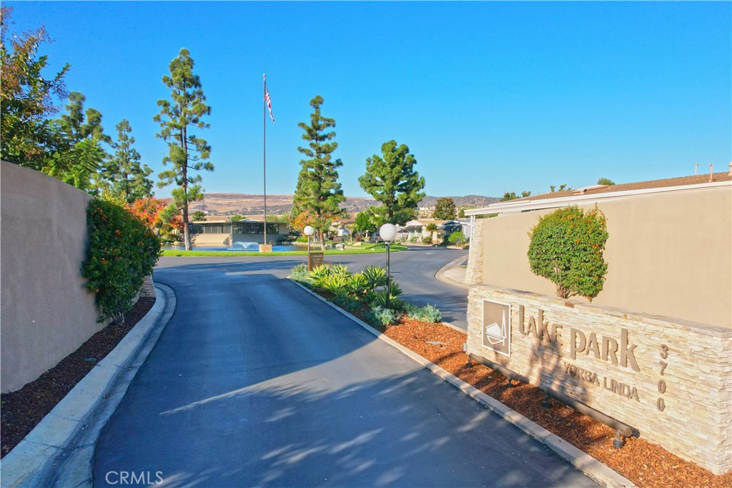 16942 Lake Terrace Way 1