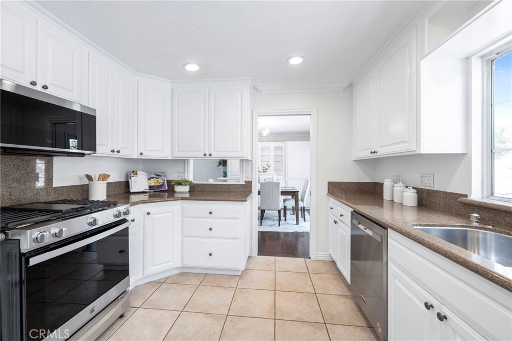 415 Buttonwood Drive