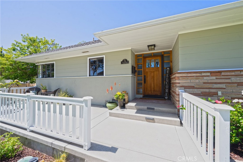 701 W Valley View Drive