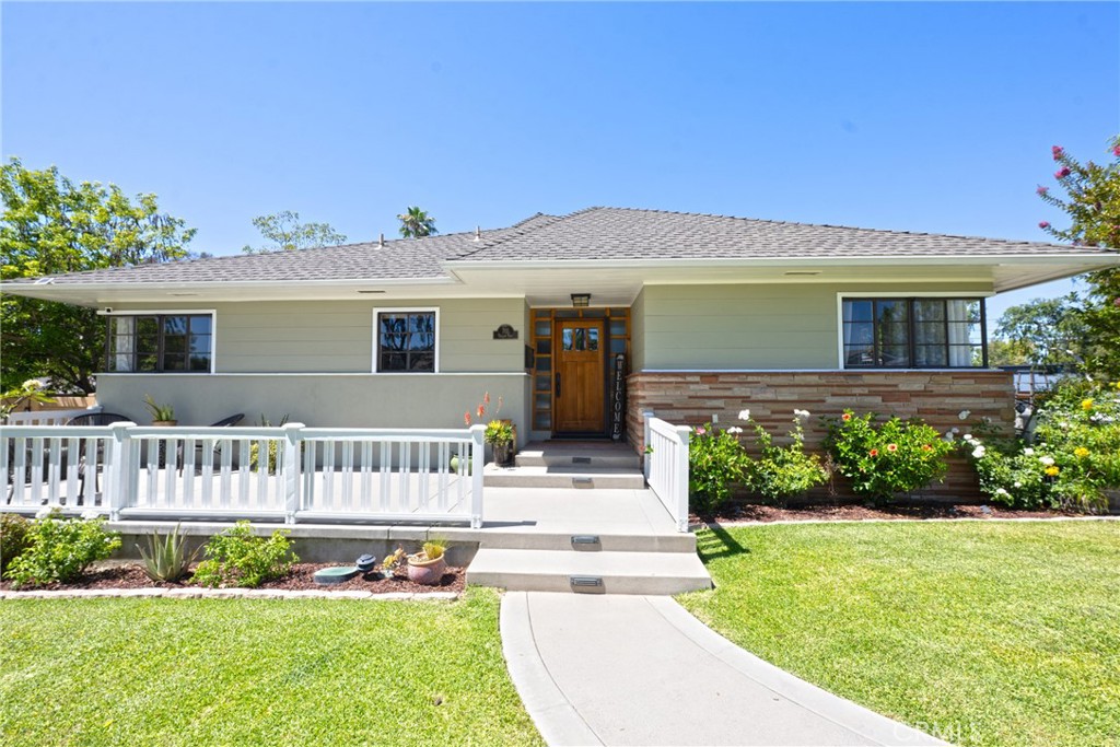 701 W Valley View Drive