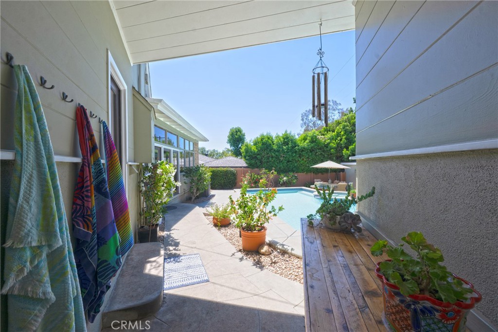 701 W Valley View Drive