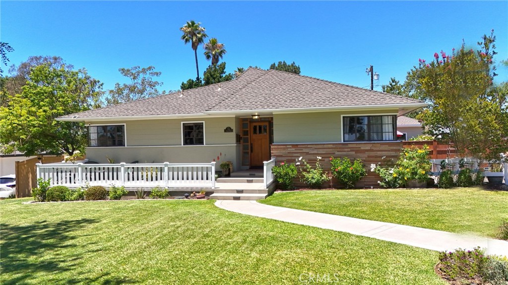 701 W Valley View Drive