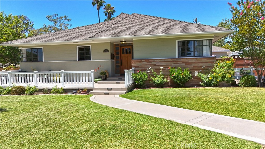 701 W Valley View Drive