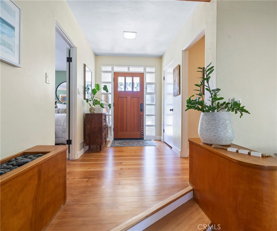 701 W Valley View Drive