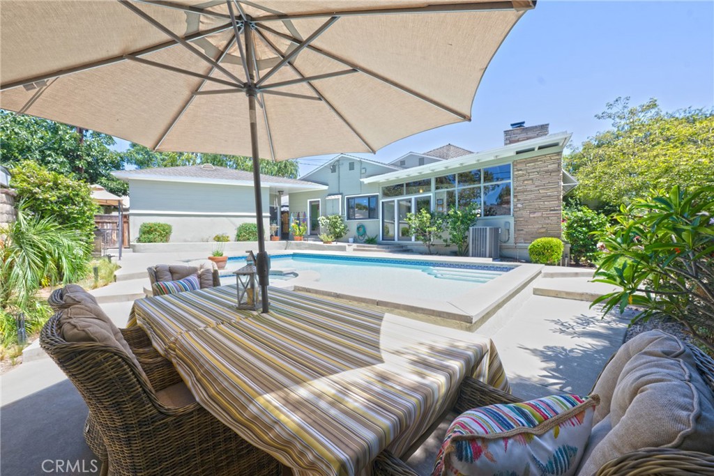 701 W Valley View Drive
