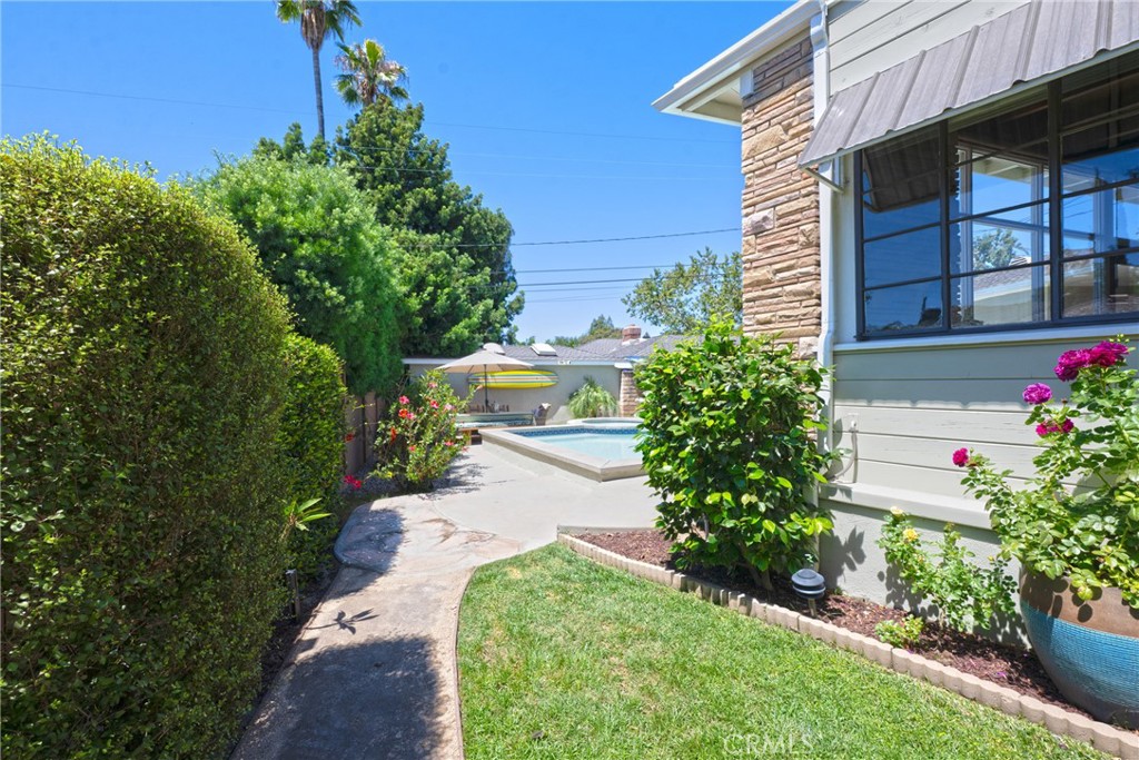 701 W Valley View Drive