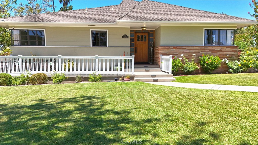 701 W Valley View Drive