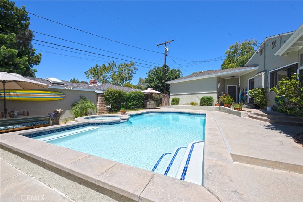 701 W Valley View Drive