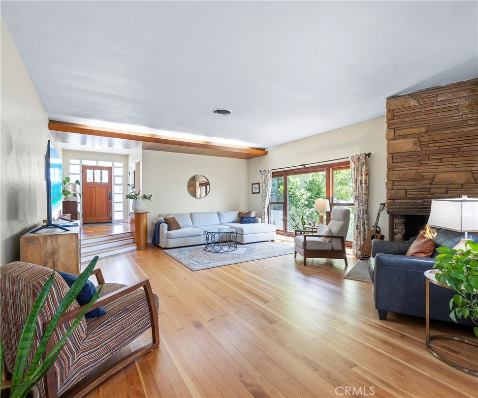 701 W Valley View Drive