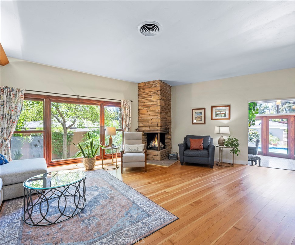 701 W Valley View Drive
