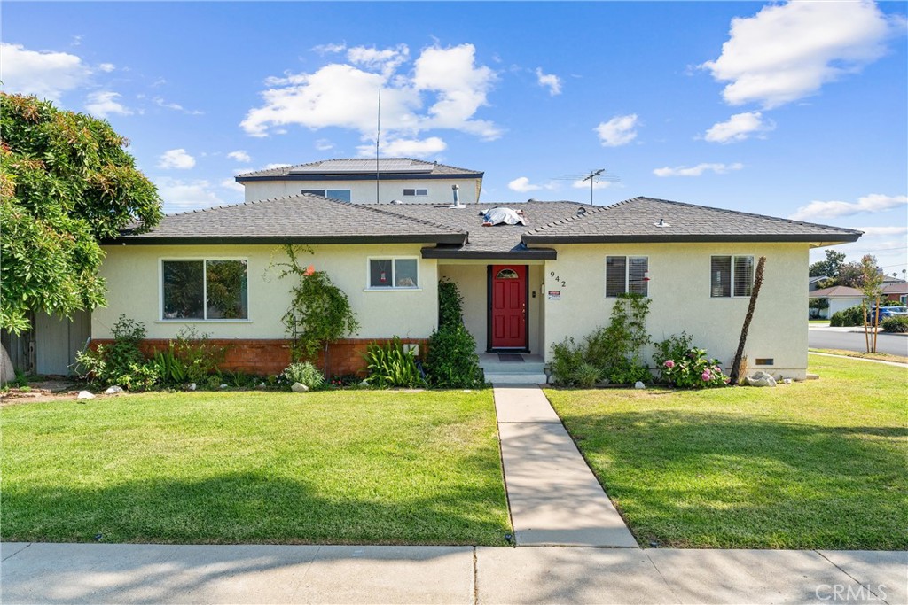 942 Oleander Street