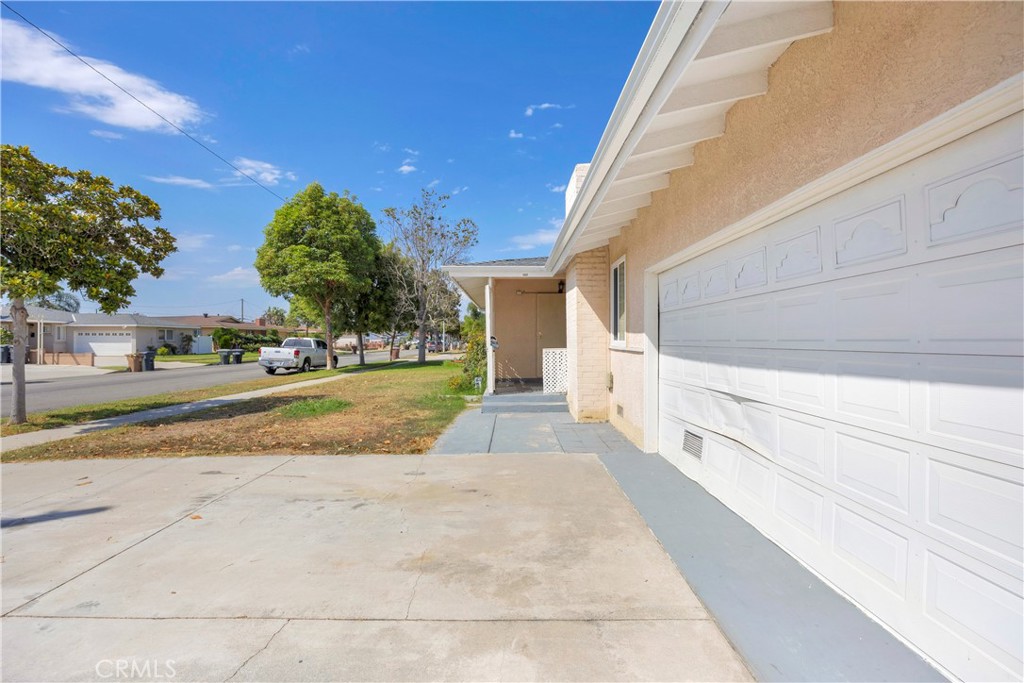 1522 S Dallas Drive