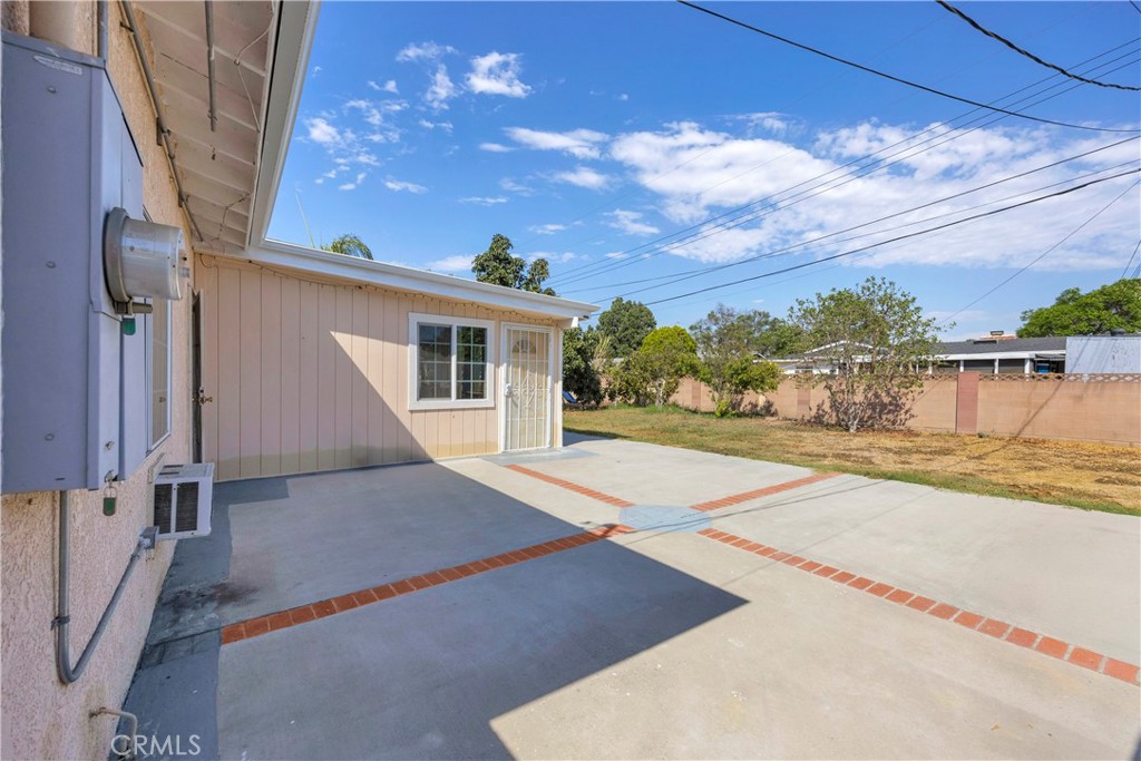 1522 S Dallas Drive