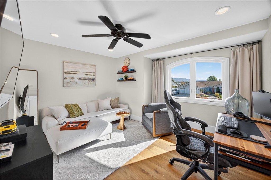 5505 Calle Vista Linda