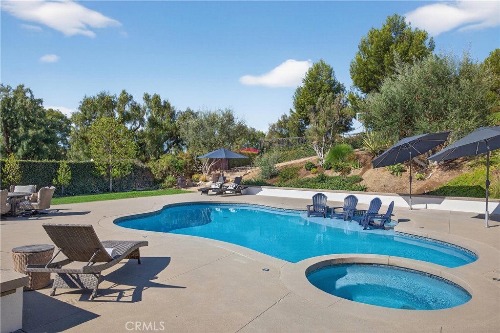 5505 Calle Vista Linda