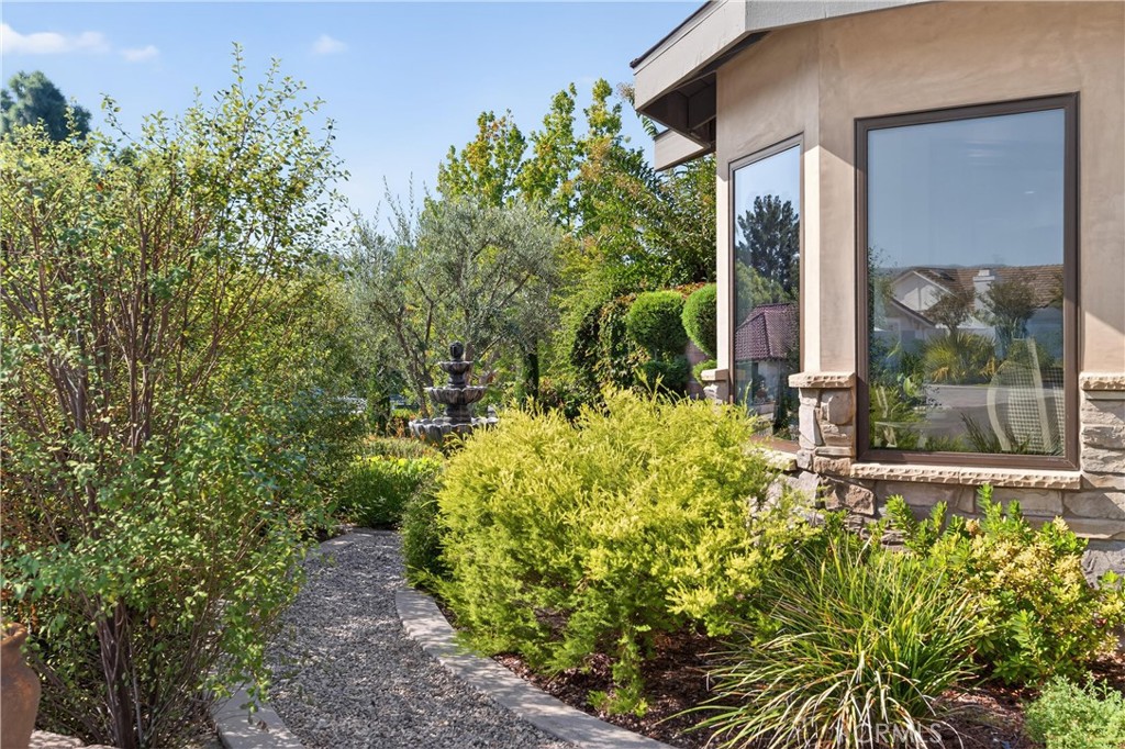 5505 Calle Vista Linda