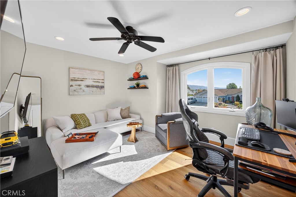 5505 Calle Vista Linda