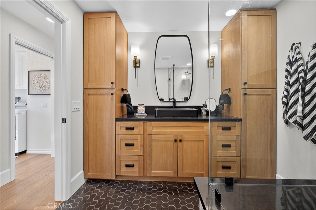 5505 Calle Vista Linda