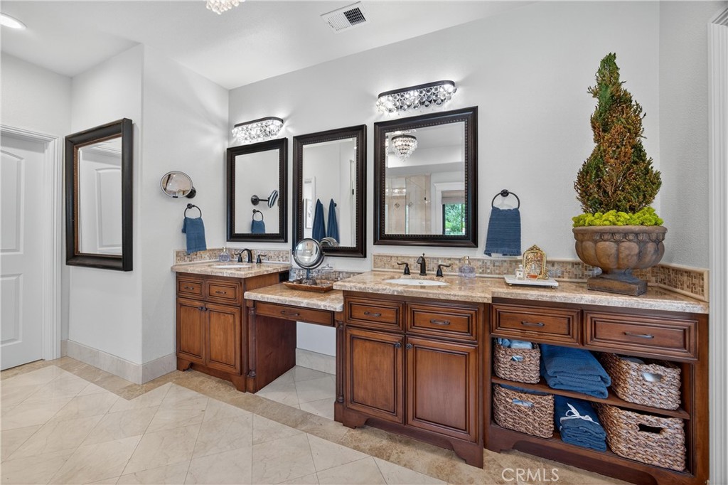5505 Calle Vista Linda