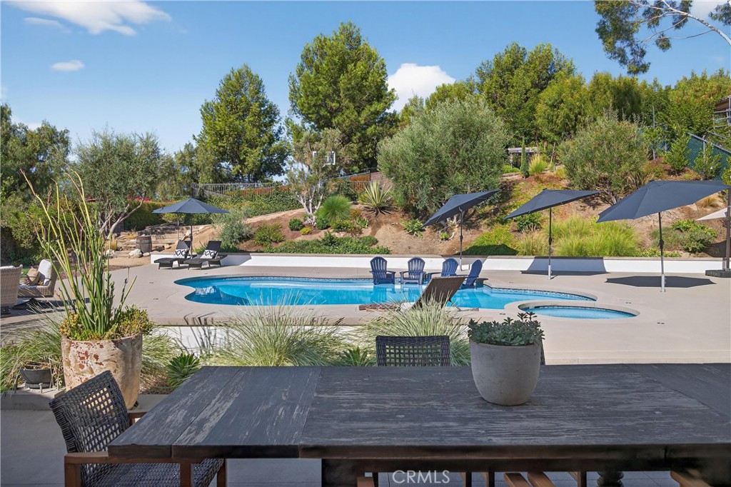 5505 Calle Vista Linda