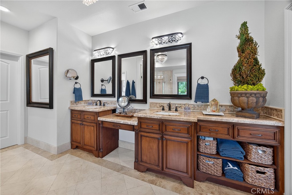 5505 Calle Vista Linda