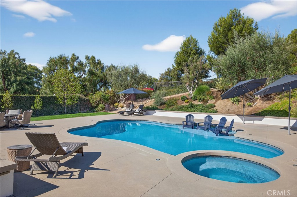 5505 Calle Vista Linda