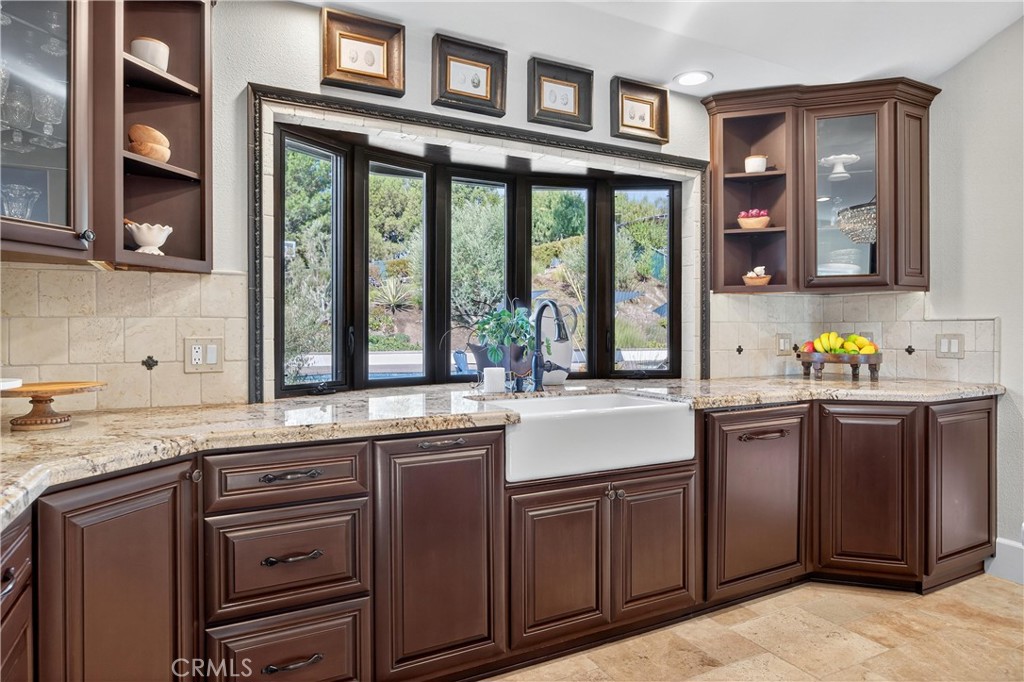 5505 Calle Vista Linda