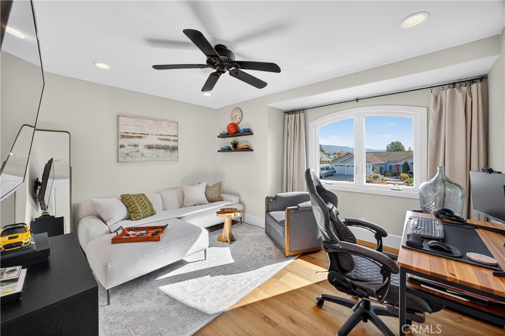 5505 Calle Vista Linda