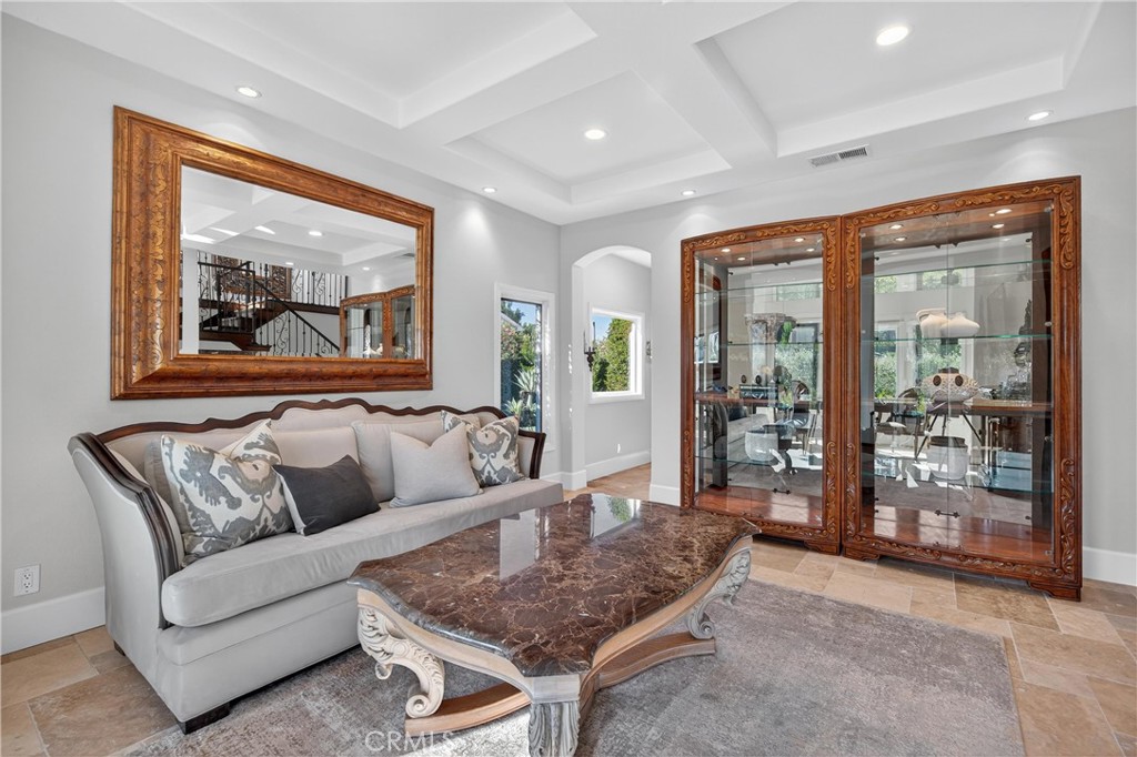 5505 Calle Vista Linda