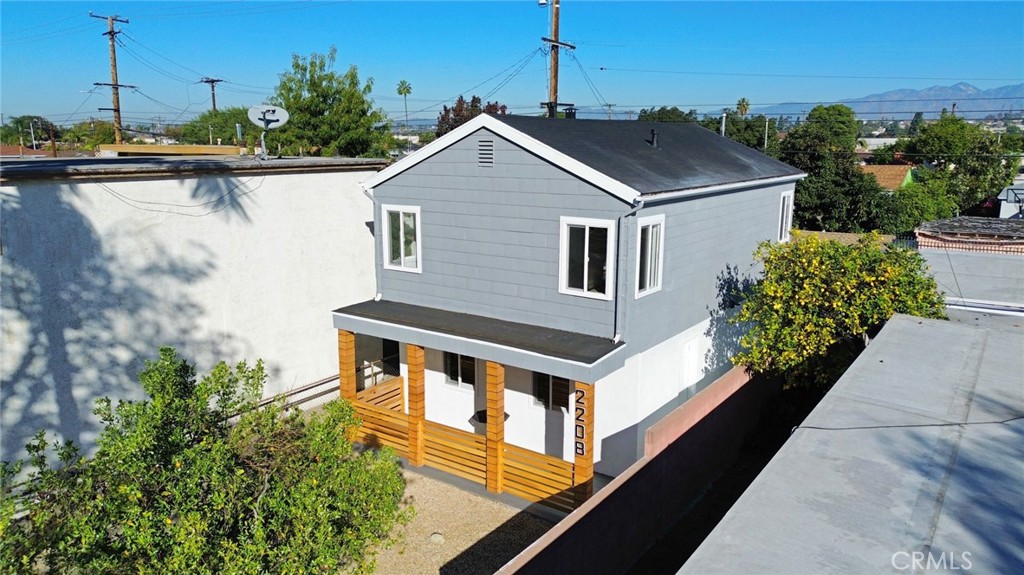 2208 W Olympic
