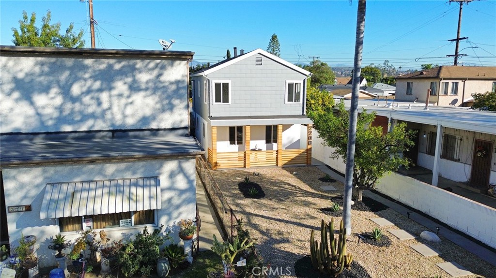 2208 W Olympic