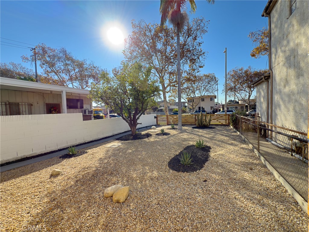 2208 W Olympic