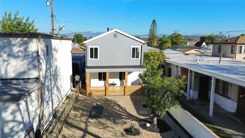 2208 W Olympic