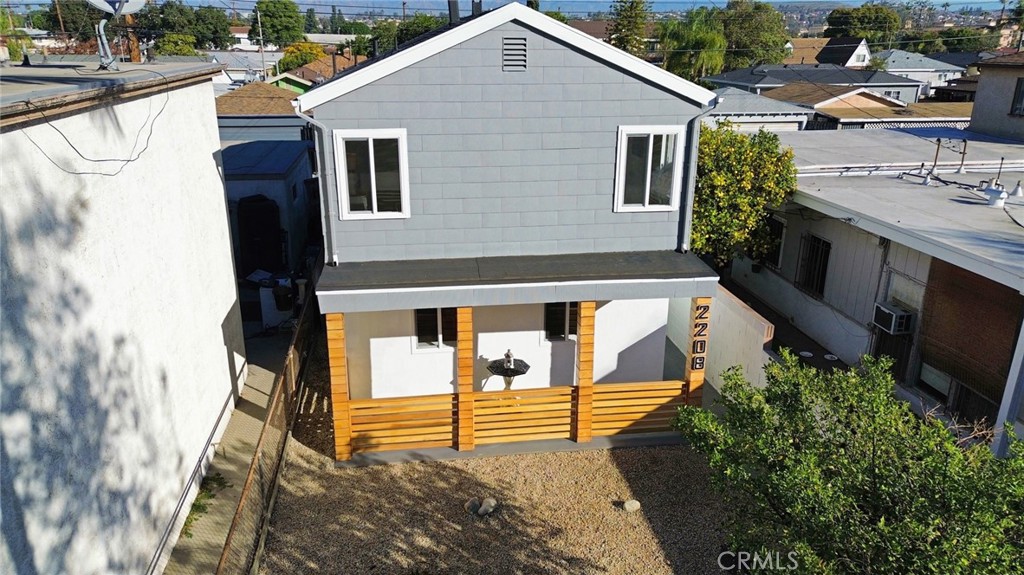 2208 W Olympic