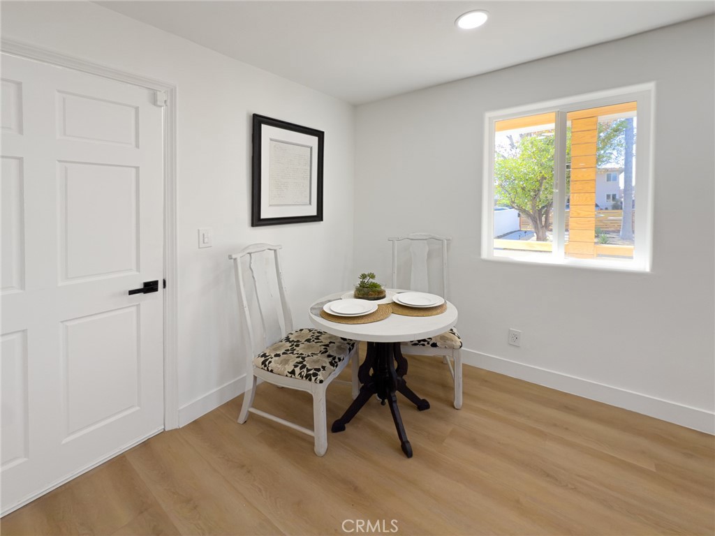 2208 W Olympic