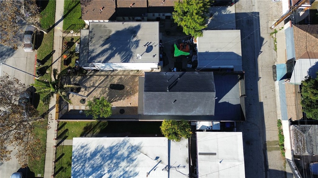 2208 W Olympic