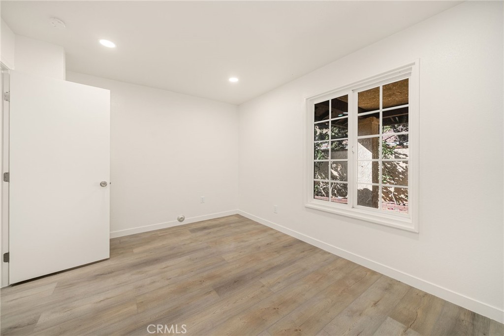 3874 Ravenswood