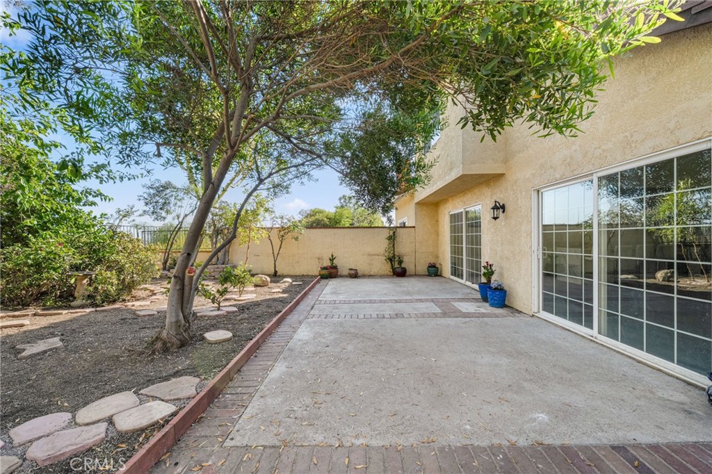 3874 Ravenswood