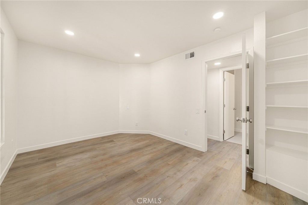 3874 Ravenswood