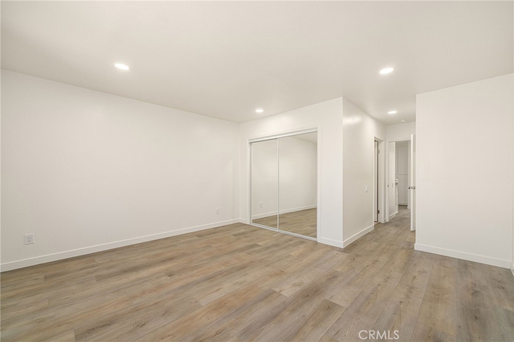 3874 Ravenswood