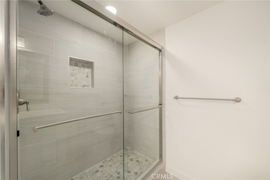 3874 Ravenswood